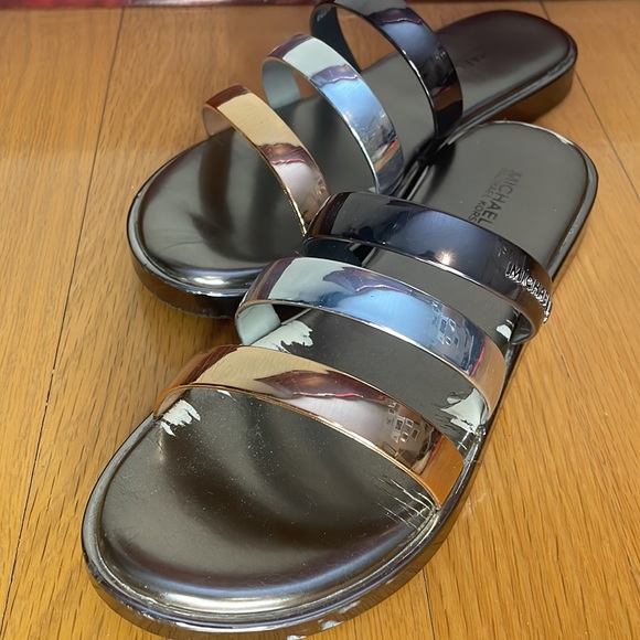 Michael Kors sandals! - Picture 4 of 5